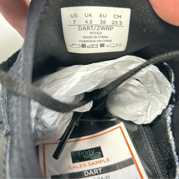 New Cherokee INFINITY Dart Nursing Work Slip Resistant Shoe Zebra Rose Women’s 7 - Picture 2 of 16